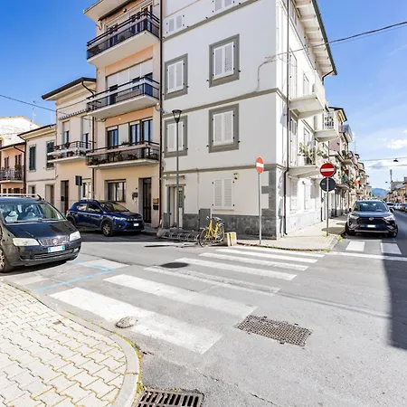 Apartment Guesthost - Bright Near The Beach!